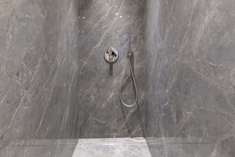 Grey Italian Marble Bathroom Châtelain